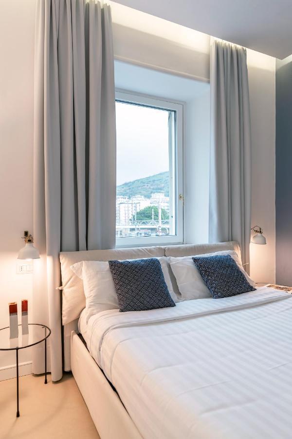 Starhost - Petit B&B Salerno Bagian luar foto