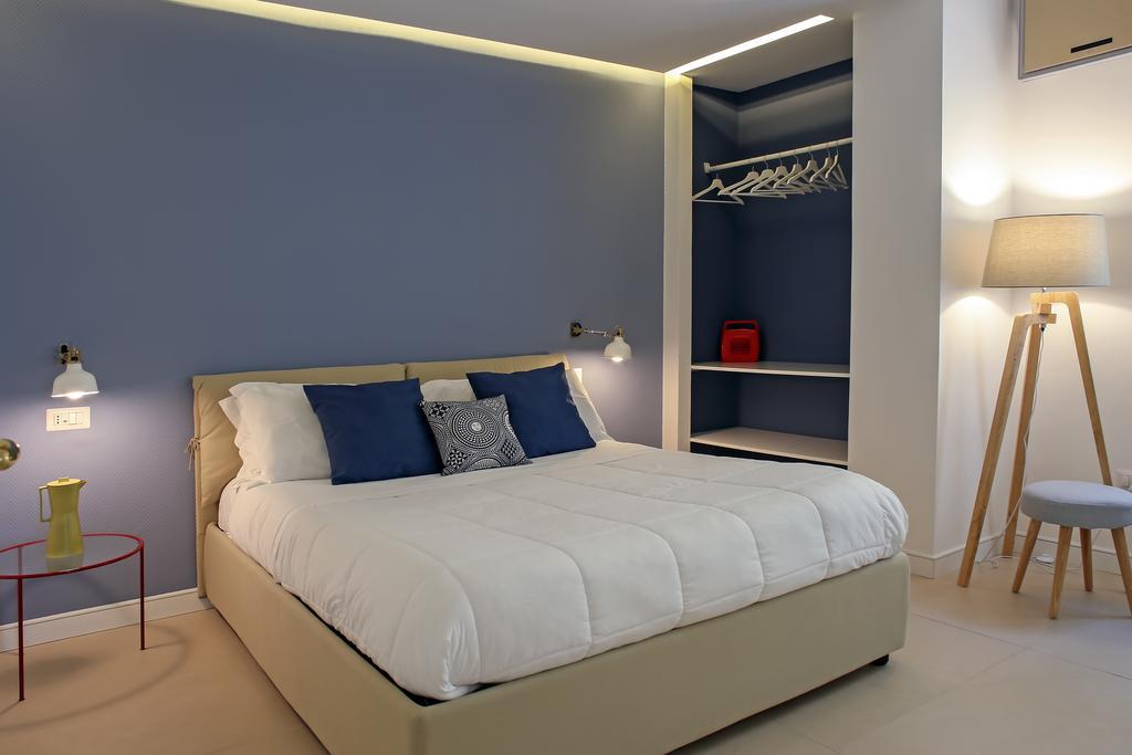 Starhost - Petit B&B Salerno Bagian luar foto