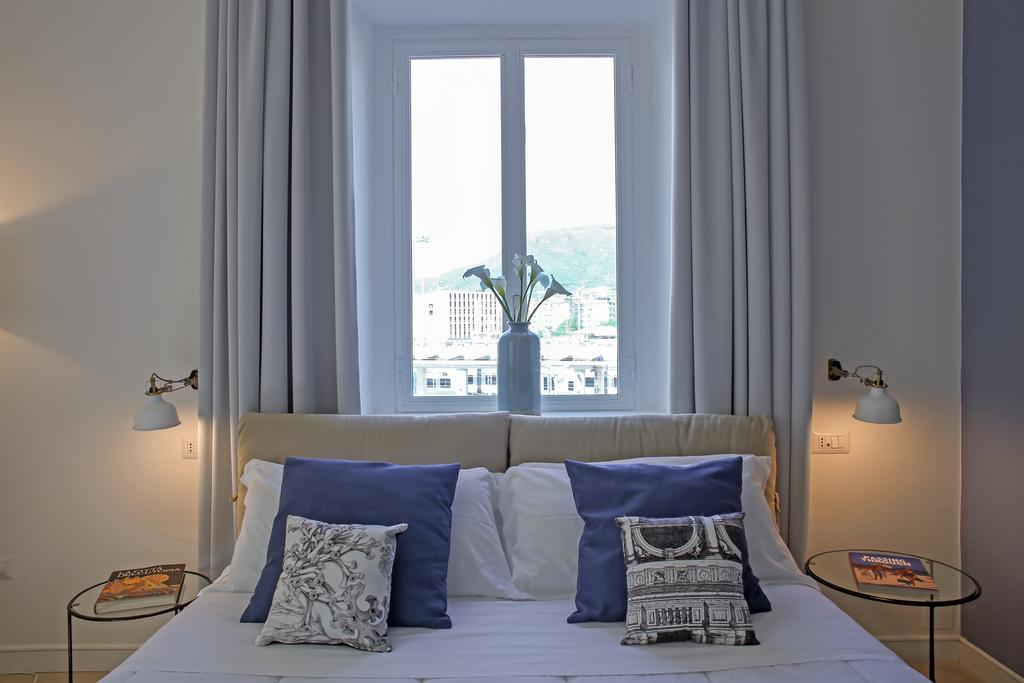 Starhost - Petit B&B Salerno Bagian luar foto