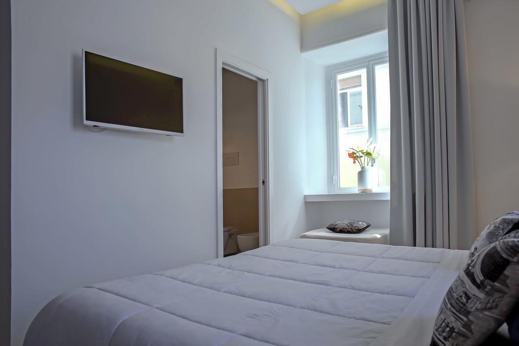 Starhost - Petit B&B Salerno Bagian luar foto