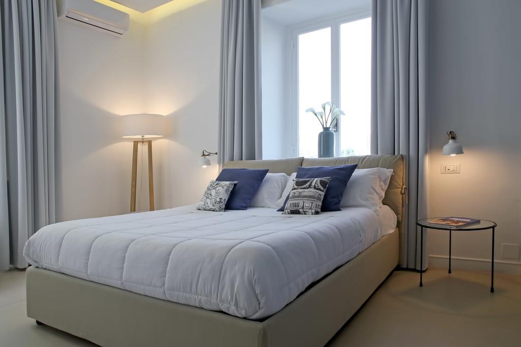 Starhost - Petit B&B Salerno Bagian luar foto