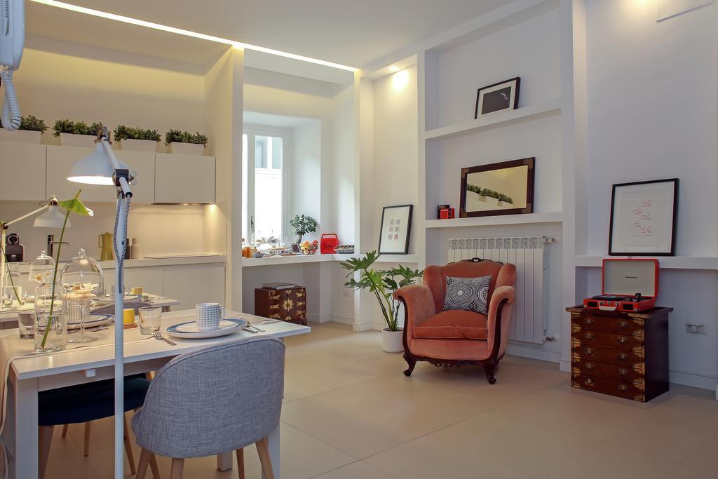 Starhost - Petit B&B Salerno Bagian luar foto