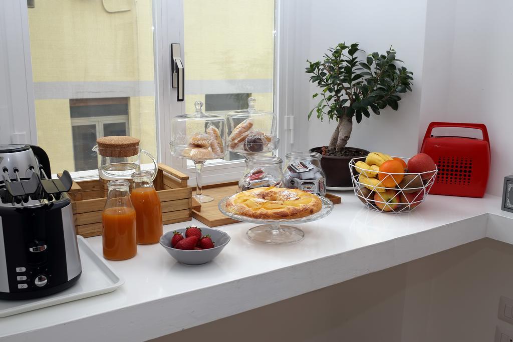 Starhost - Petit B&B Salerno Bagian luar foto