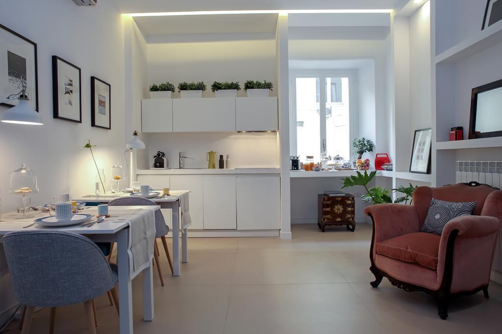 Starhost - Petit B&B Salerno Bagian luar foto