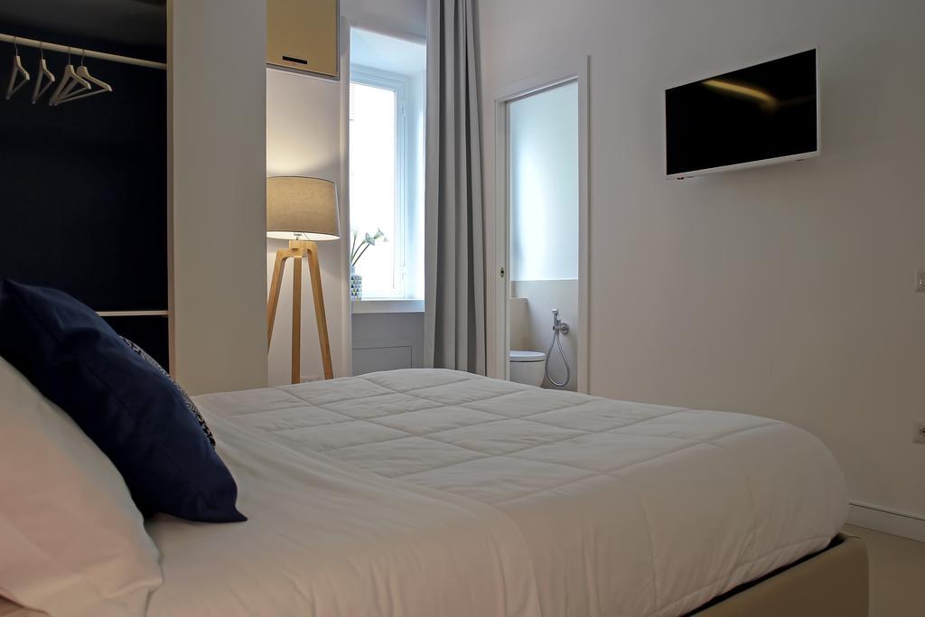 Starhost - Petit B&B Salerno Bagian luar foto